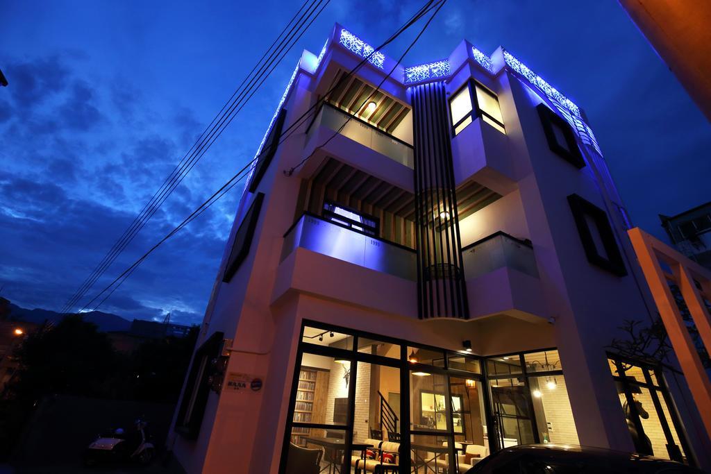 1999 B&B Hualien Exterior foto